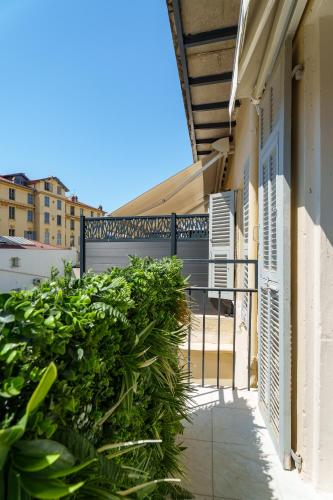 Nice Renting - 4FRANCE - Luxe Suite & Comfort Seafront Massena photo 6