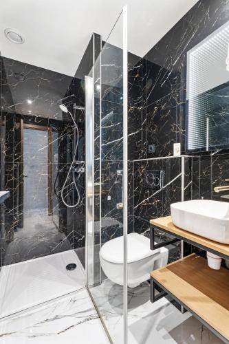 Nice Renting - 4FRANCE - Luxe Suite & Comfort Seafront Massena photo 9