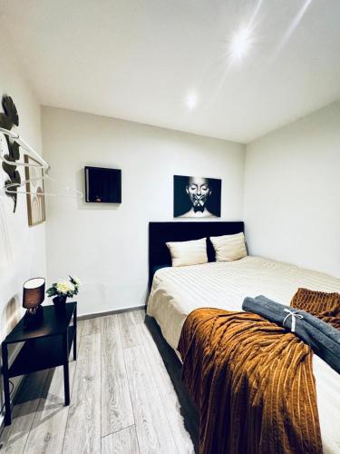 Affordable 5BR Apt, Ideal for Groups & Families