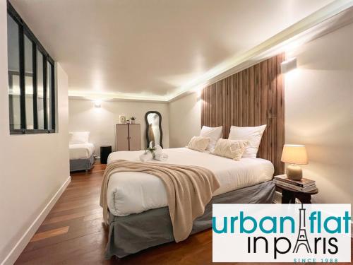 UrbanFlat 09 - Rare Maison de Ville aux Champs-Elysees
