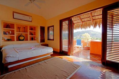 Gallery image of Villa Carolina Boutique Hotel ADULTS ONLY in Zihuatanejo