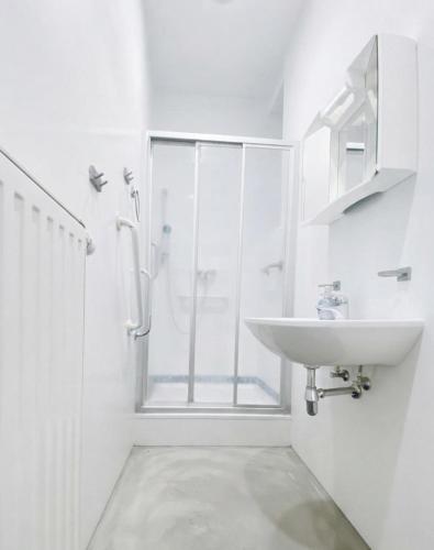 Lovely 4-BR Retreat Ottakring with Stunning City