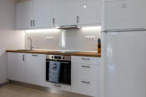 Saint Spyridon Old Town apartment