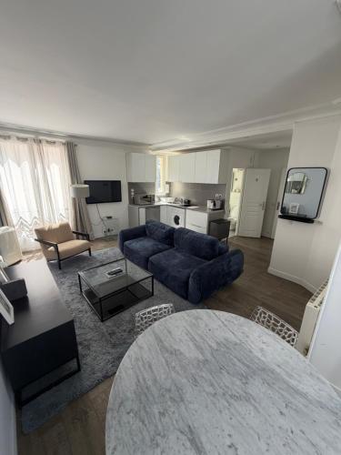 Beautiful Lincoln Apartment