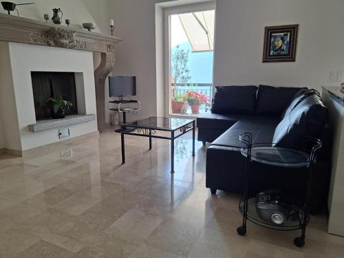 Villa Ida, 1 Stock by HolAp SA