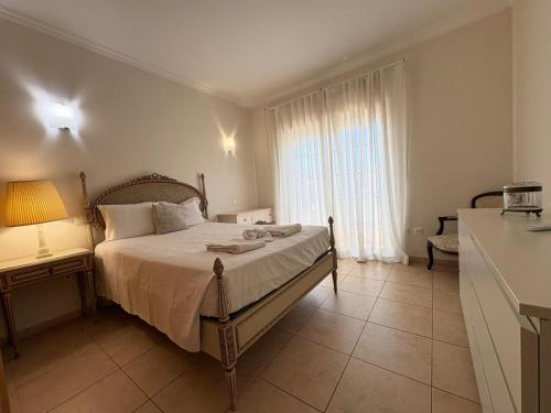 Lobo Apartment