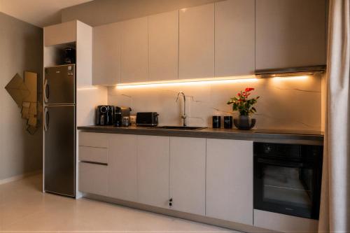 Helson Blu Marina Apartment with Side Sea View