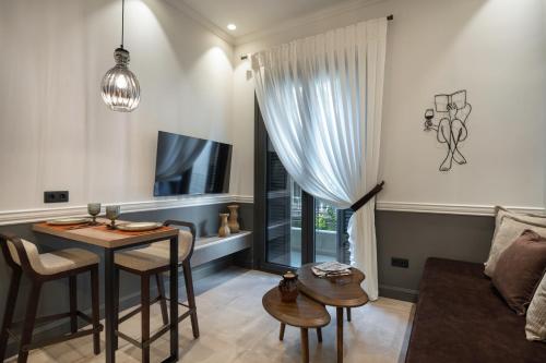 Kosmitis Suites Athens