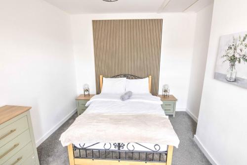 Modern Family & Contractor Home - Free Parking - Garden - Sleeps 6 - Fast WiFi - photo 21
