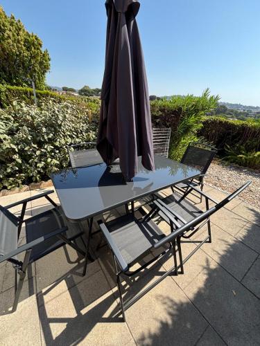 Studio with sea view terrace and shared pool