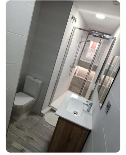 Habitación con cama doble en Plaza Castilla en piso compartido