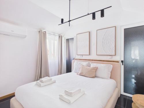 New 2BR, 2 En-Suites w/ A/C – Príncipe Real | By Airnest