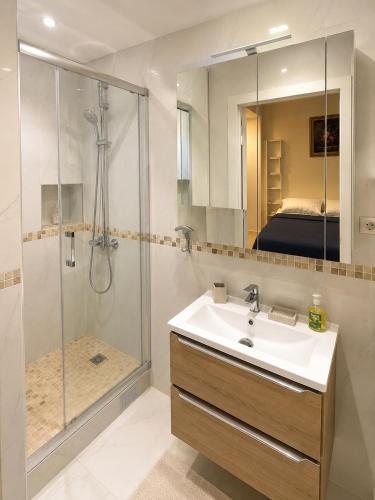 Modern Appartement Champs-Elysees Paris VIII