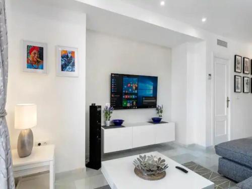 New apartment 300 mts from Marbella beach - Pass the Keys