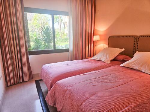 Beachfront Apartment in San Pedro - Pass the Keys