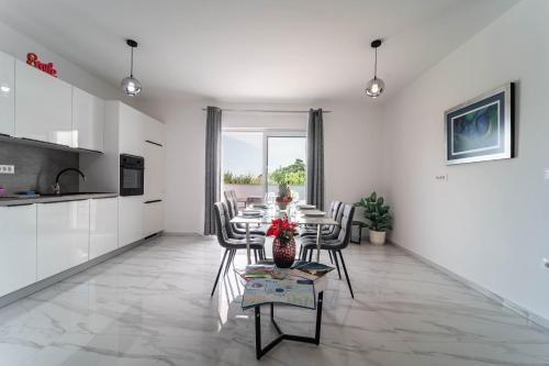Apartments Family Apartment Antonija
