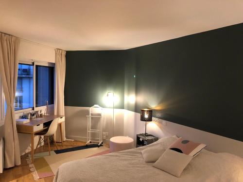 100m2 Paris Porte Maillot indoor PARKING