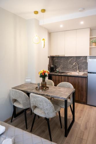 Aura Suites - Aura Lumen