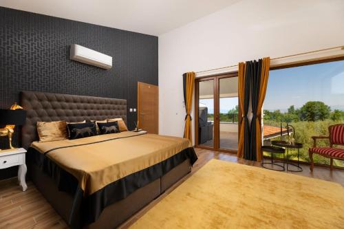 Luxury villa with a swimming pool Kremenici, Krk - 25986