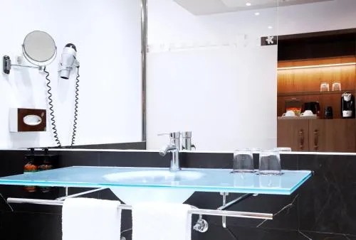 voco Madrid - Las Tablas by IHG photo 8