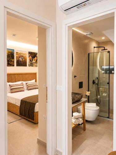 Port 7 Suites