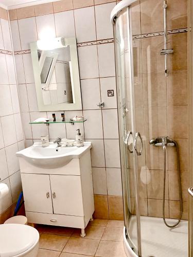 Cozy Central Patras Apartment with Large Private Terrace
