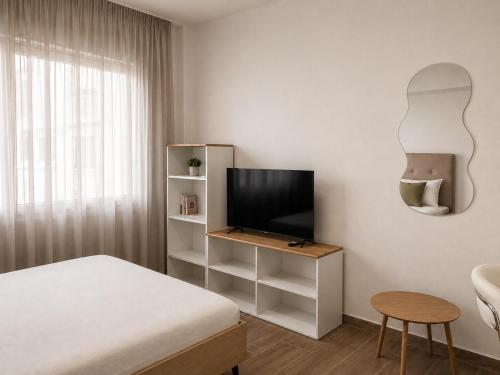 Big Cozy Studio with Kitchen near Ladadika
