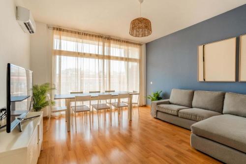 The Collection Barcelona - Bright 4BD with terrace near Arc de Triomf