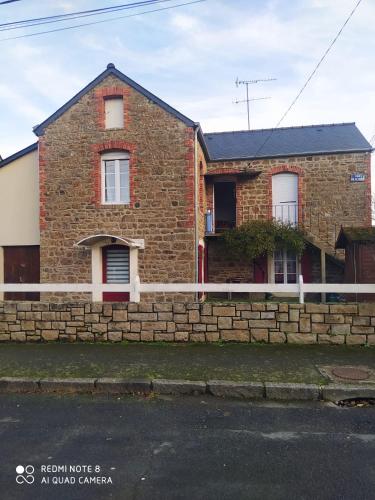 Appartement dans maison de caractère en pierre avec WIFI
