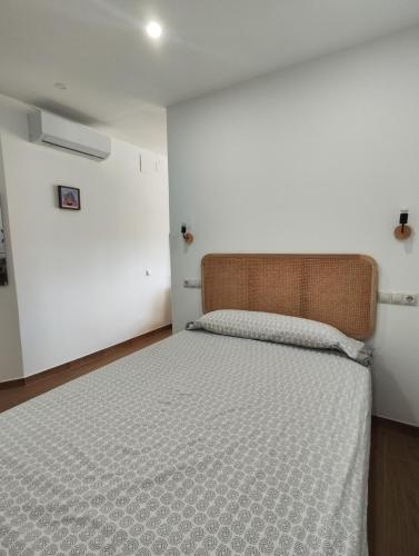 TORRE - Renovated Sea-View Studio with Pool, Garden and Lift - 450 m to La Colina Station