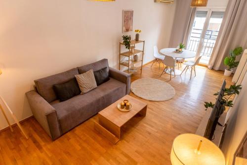 Spacious 3BR Apartment with a balcony