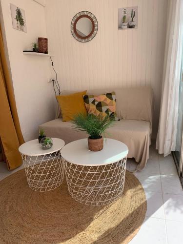 Bright studio with small terrace