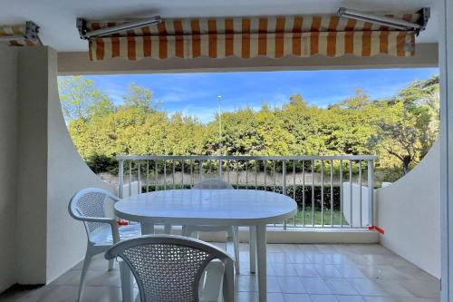 Bright studio just a stone's throw from the sea