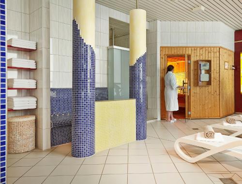 Ένα μπάνιο στο H+ Hotel Berlin Mitte