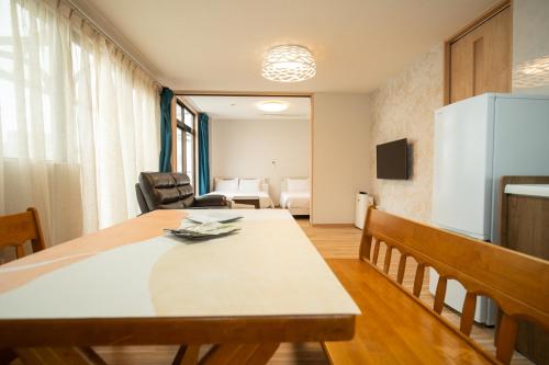青葉邸-ASAHI 2 Min Walk to Nishikujo Subway 100sqm 4BR Residence near USJ