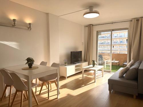 Skyline Pool Apartment