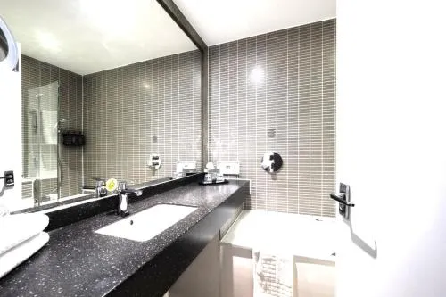Holiday Inn Cardiff North M4 Jct 32 by IHG photo 5