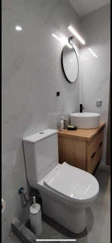 A Modern & Homely 1BR Apartment