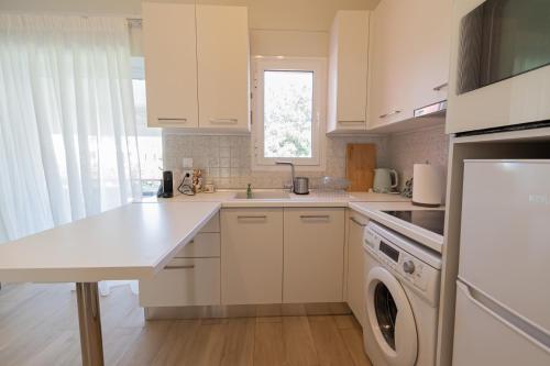 Sea Whisper Apartment by RentalsPro - Pefkohori Halkidiki