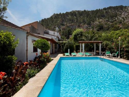 Picturesque Country Villa for 6
