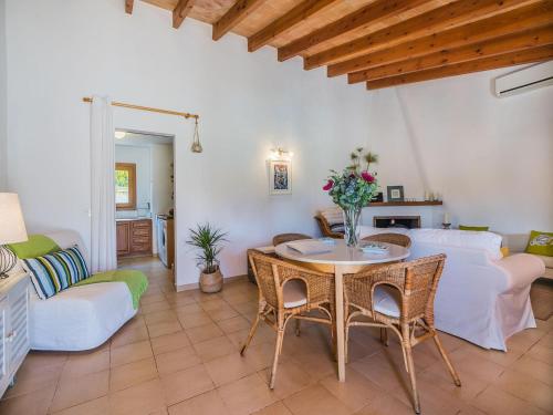 Idyllic Country Getaway for 2