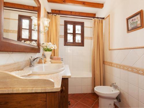 Tranquil Pollensa Villa for 5