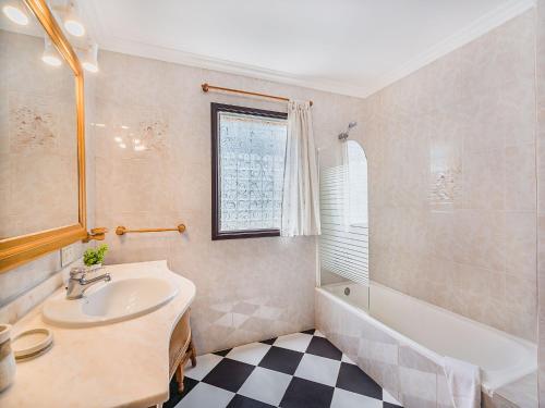 Elegant Pool Villa in Alcúdia