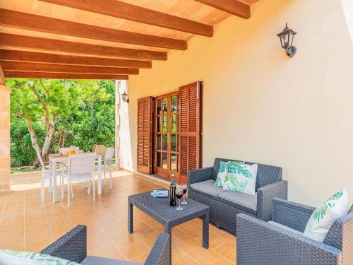 2-Bed Villa with Pool, Puerto Pollença
