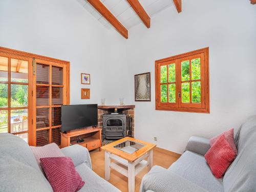 2-Bed Villa with Pool, Puerto Pollença
