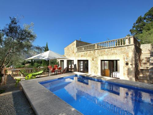 Majorcan Mountain View Villa for 8