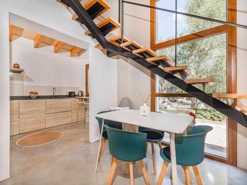 Cosy 2-Bed Villa with Pool, Pollença