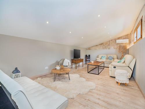 Cosy 2-Bed Villa with Pool, Pollença