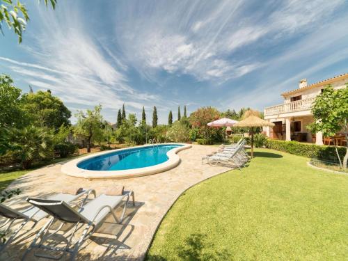 Scenic Country Haven with Pool