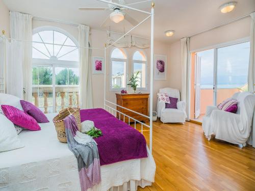 Beach Chalet with Pool for 6